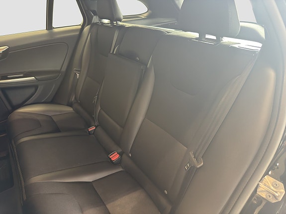 Volvo V60 15 of 17