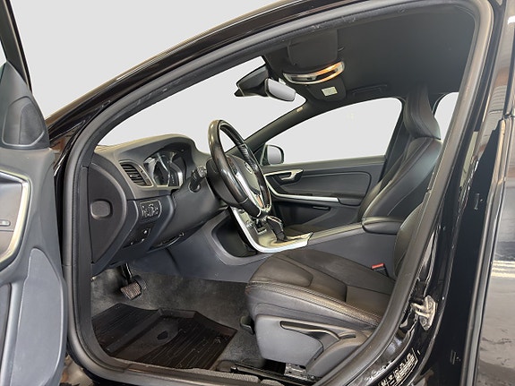 Volvo V60 9 of 17