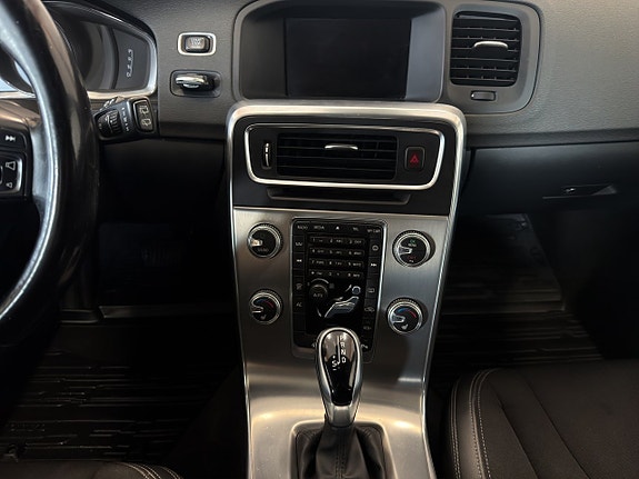 Volvo V60 14 of 17