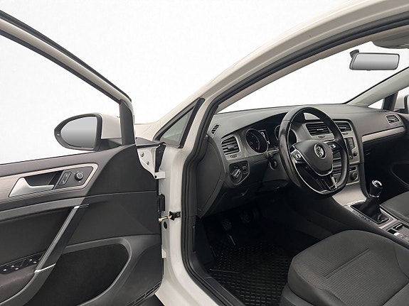 Volkswagen Golf VII 15 of 26