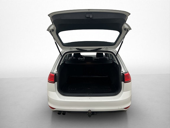 Volkswagen Golf VII 8 of 26
