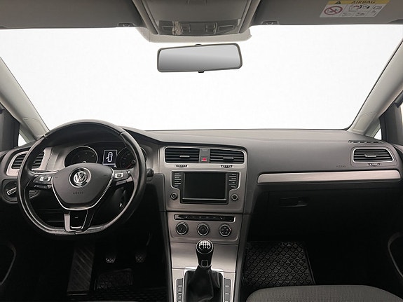 Volkswagen Golf VII 13 of 26
