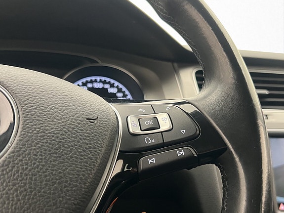 Volkswagen Golf VII 21 of 26