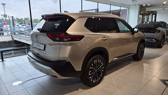 Nissan X-Trail 9 of 15