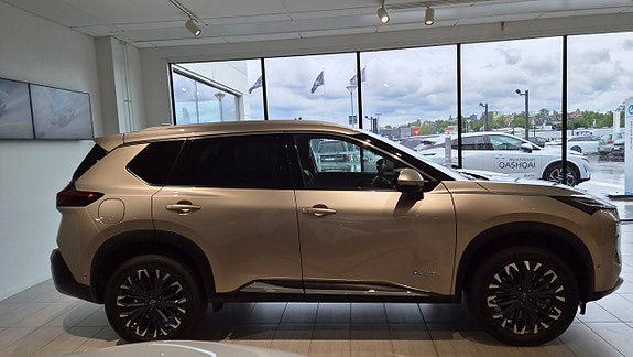 Nissan X-Trail 15 of 15