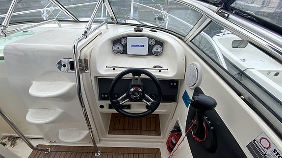 Uttern D68 2010 nya modellen Mercruiser 4,3 MPI 11 of 14