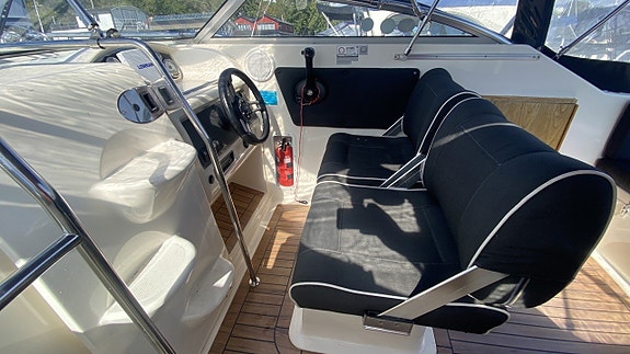 Uttern D68 2010 nya modellen Mercruiser 4,3 MPI 10 of 14