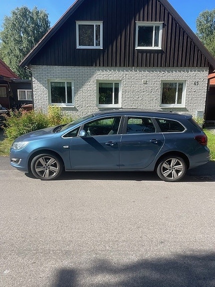 Opel Astra 2 of 3