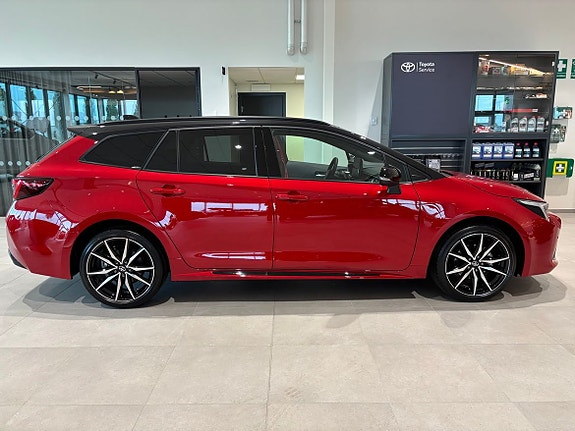 Toyota Corolla 2 of 14