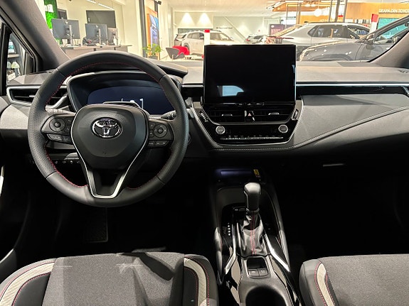 Toyota Corolla 10 of 14
