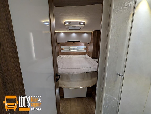 Le Voyageur LV7.8CF Queenbed Hydrauliska stödben 15 of 24