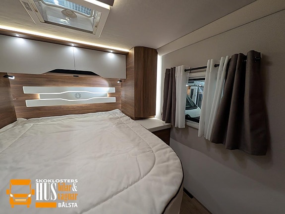Le Voyageur LV7.8CF Queenbed Hydrauliska stödben 17 of 24