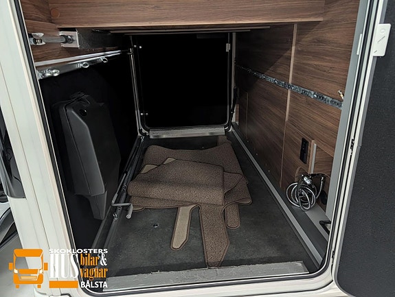 Le Voyageur LV7.8CF Queenbed Hydrauliska stödben 24 of 24
