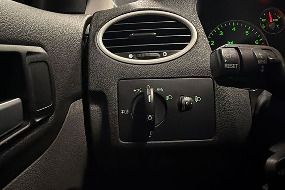 Ford Focus 10 of 16