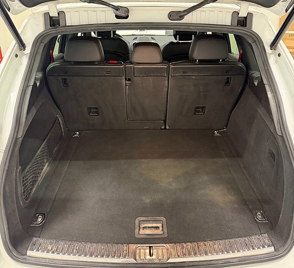 Porsche Cayenne 17 of 24