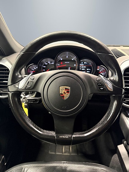 Porsche Cayenne 21 of 24