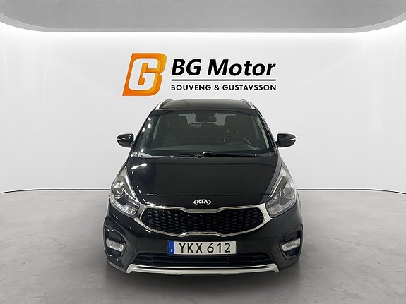 Kia Carens 2 of 17