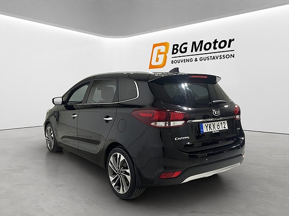 Kia Carens 6 of 17