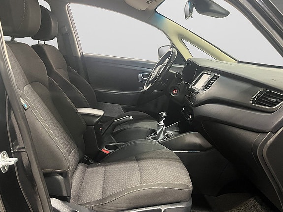 Kia Carens 9 of 17