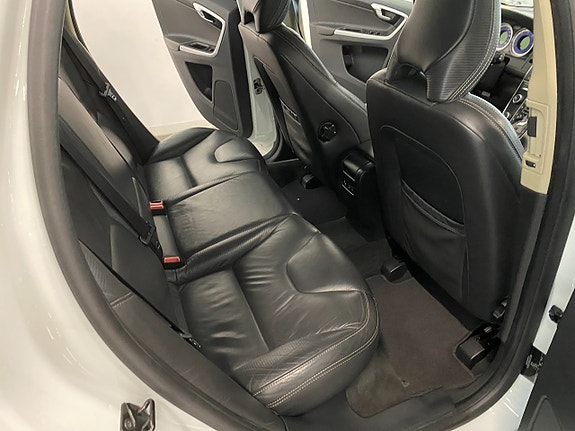 Volvo XC60 19 of 28