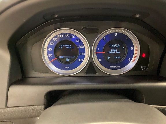 Volvo XC60 24 of 28