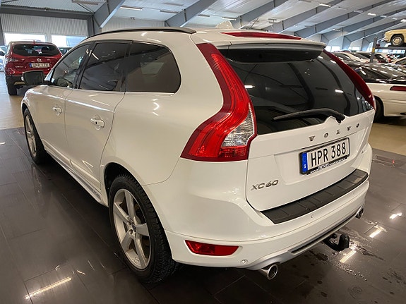 Volvo XC60 7 of 28