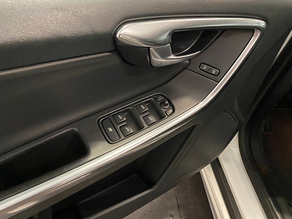 Volvo XC60 27 of 28