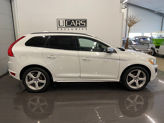 Volvo XC60 2 of 28
