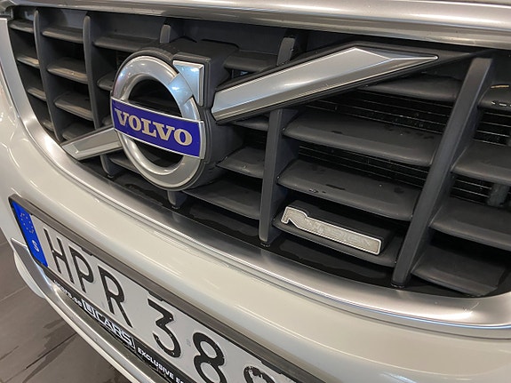 Volvo XC60 13 of 28