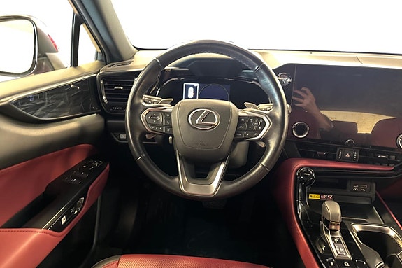 Lexus NX350h 9 of 22