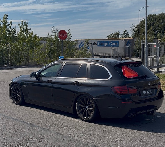 BMW 525d 2 of 3