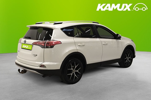 Toyota RAV4 4 of 22