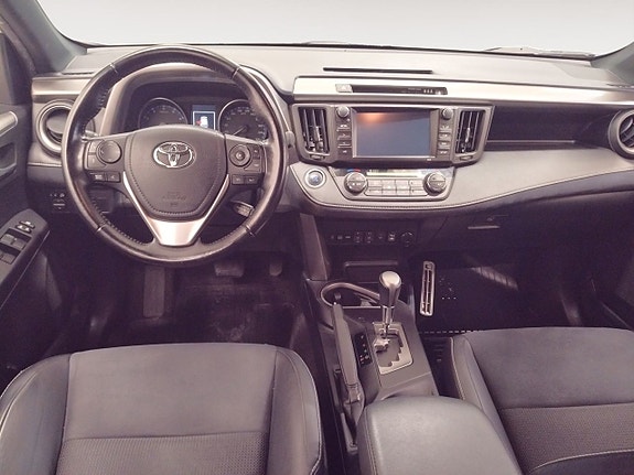 Toyota RAV4 10 of 22