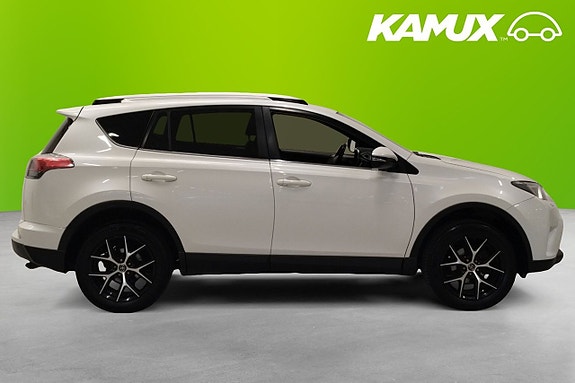 Toyota RAV4 2 of 22