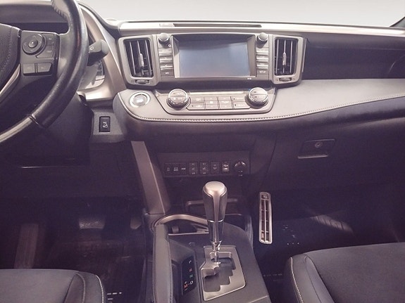 Toyota RAV4 11 of 22