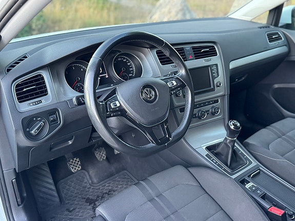 Volkswagen Golf VII 5 of 7