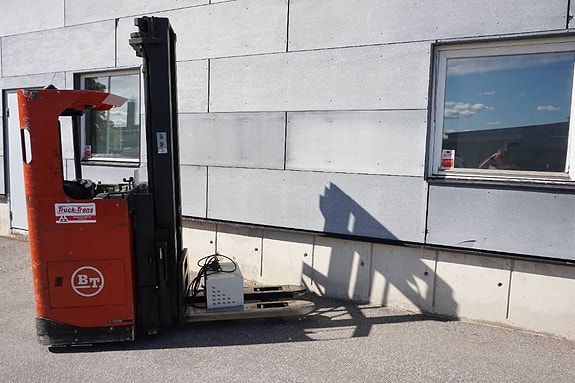 Toyota SRE135L 3 of 10