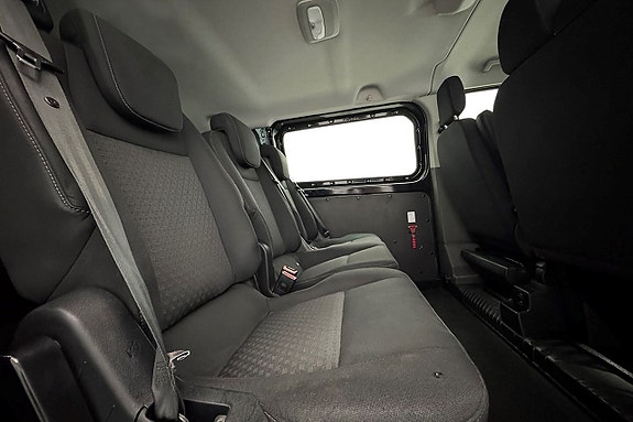 Ford Transit Custom 18 of 26