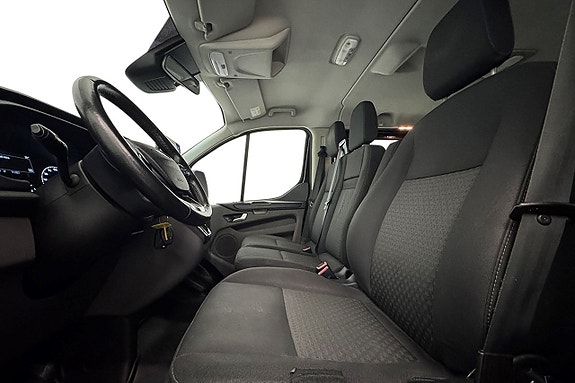 Ford Transit Custom 13 of 26