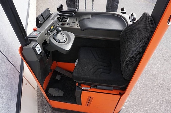 Toyota SRE160L 6 of 7