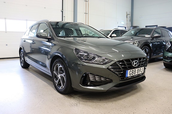 Hyundai i30 2 of 27