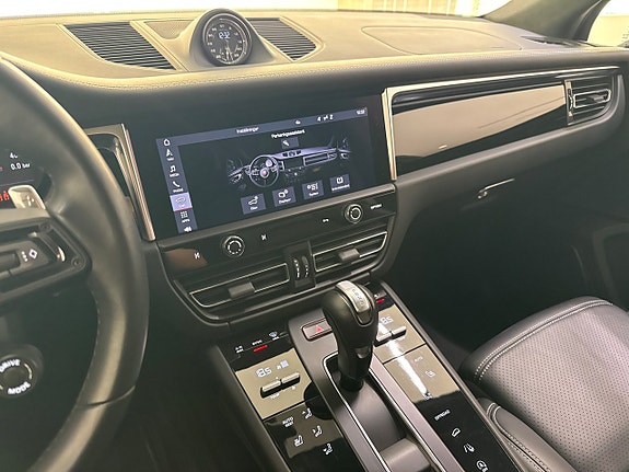 Porsche Macan S 12 of 19