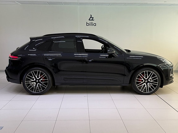 Porsche Macan S 6 of 19