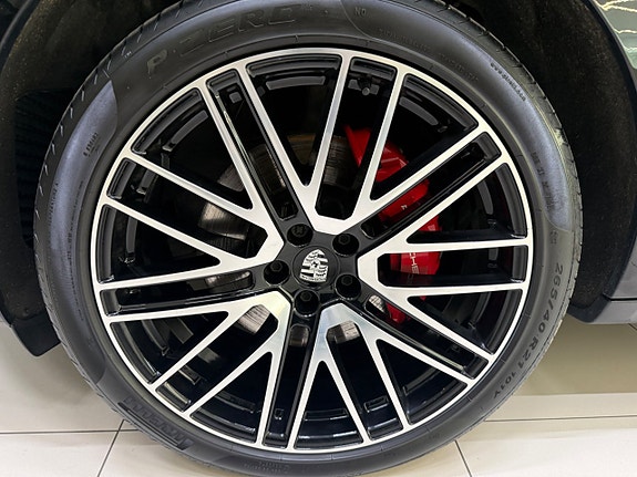 Porsche Macan S 7 of 19