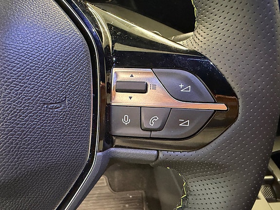 Peugeot 408 12 of 15