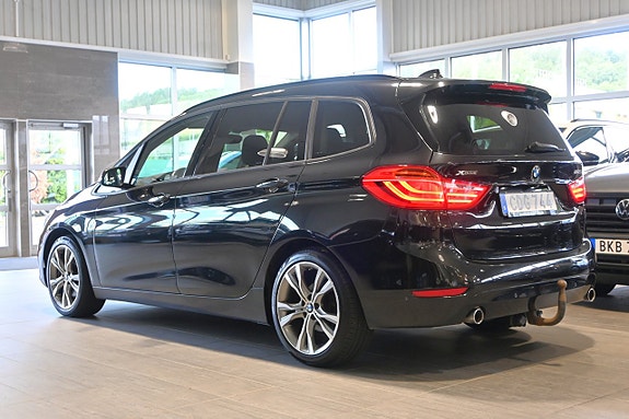 BMW 220d 3 of 25