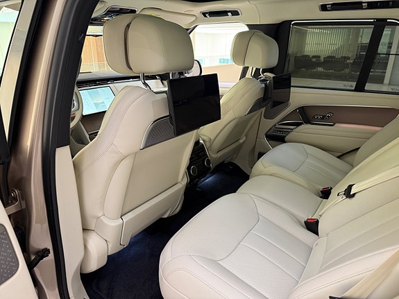 Land Rover Range Rover 18 of 26