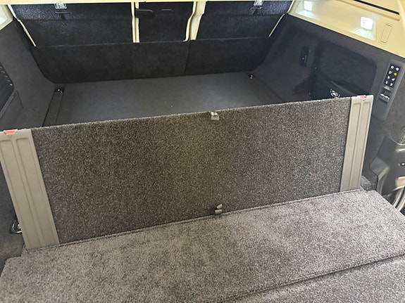 Land Rover Range Rover 24 of 26
