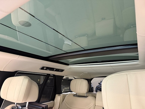 Land Rover Range Rover 15 of 26