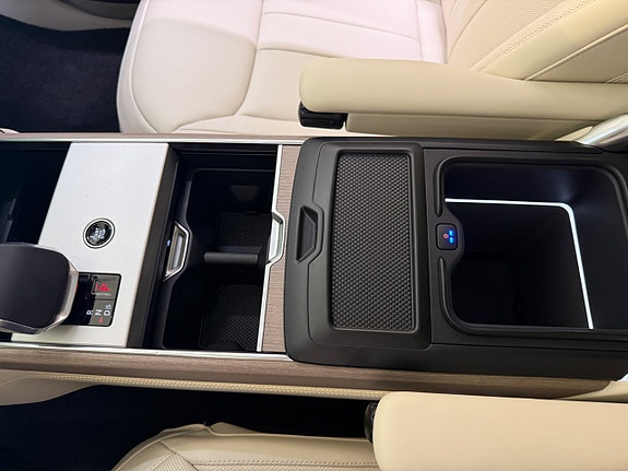 Land Rover Range Rover 16 of 26